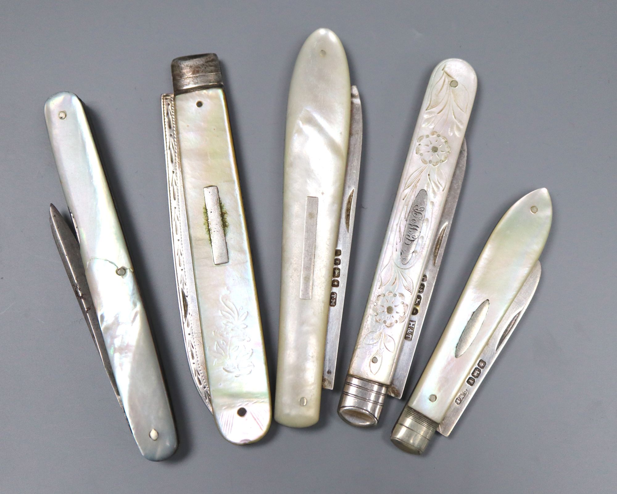 Four assorted Victorian and later silver and mother of pearl fruit knives and one other penknife